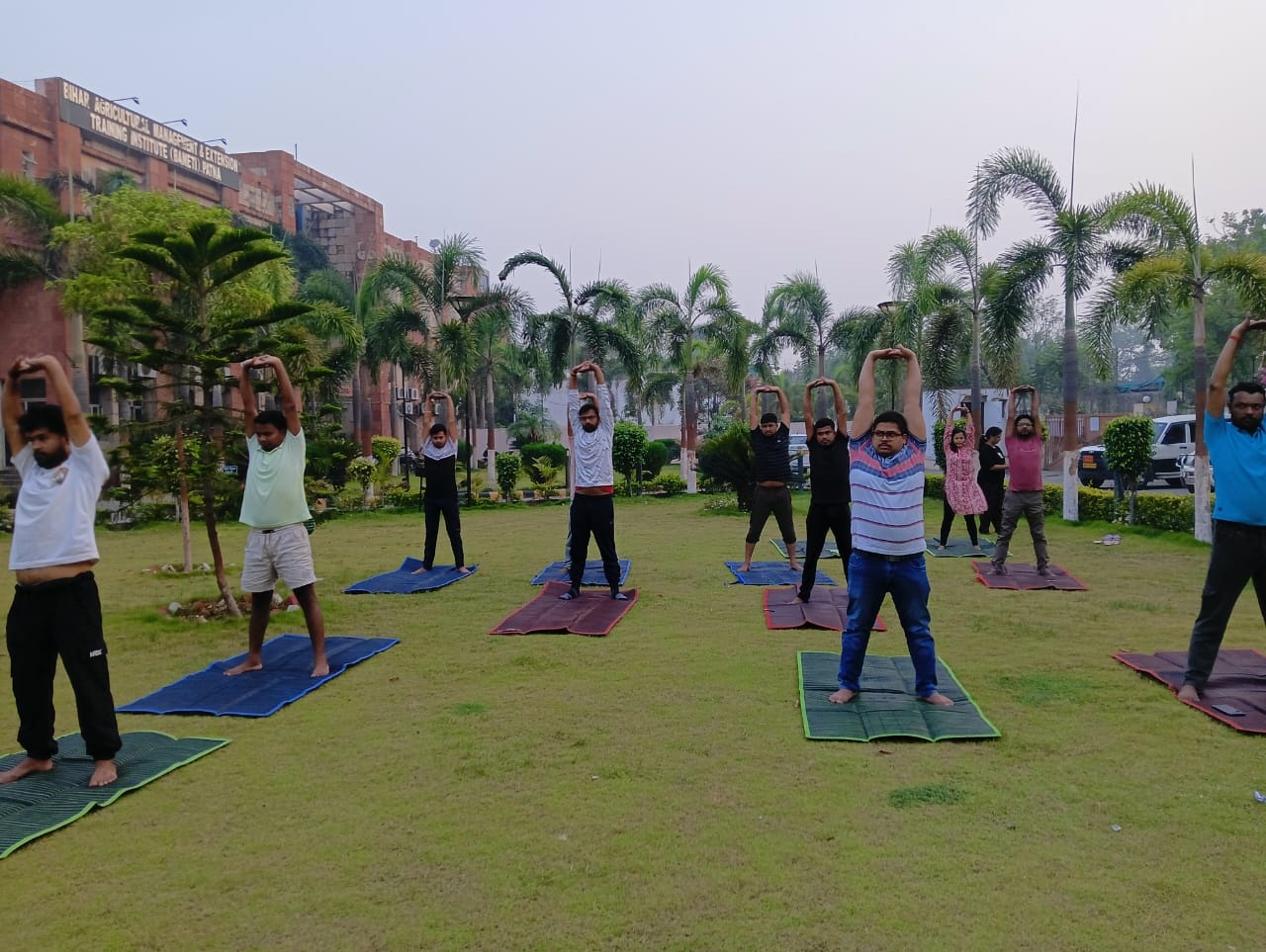 Yoga Classes in Patna, Best Yoga Classes in Patna, Yoga Therapy in Patna,Acupressure Therapy in patna
