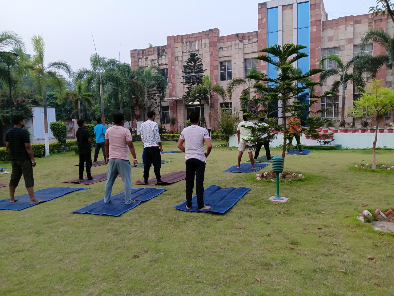 Yoga Classes in Patna, Best Yoga Classes in Patna, Yoga Therapy in Patna,Acupressure Therapy in patna
